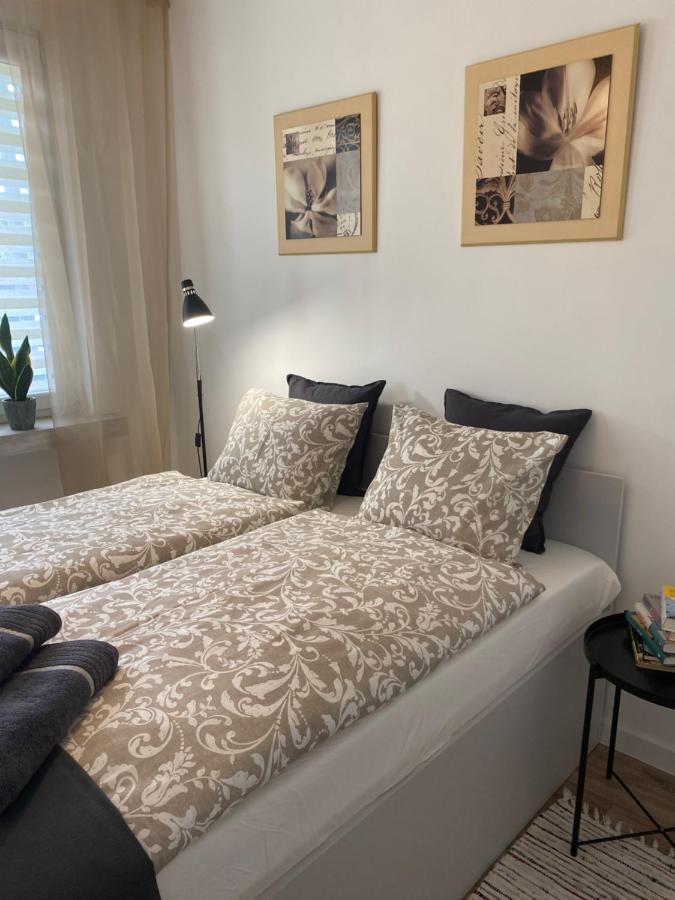 Nowoczesny Apartament W Dzierzoniowie - Parter - Balkon - Pokoj + Sypialnia ภายนอก รูปภาพ